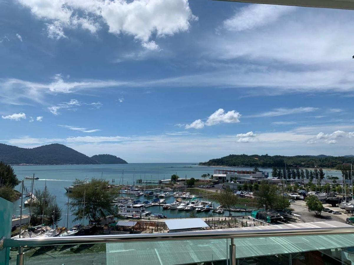 Glossy Marina Homestays Lumut Extérieur photo