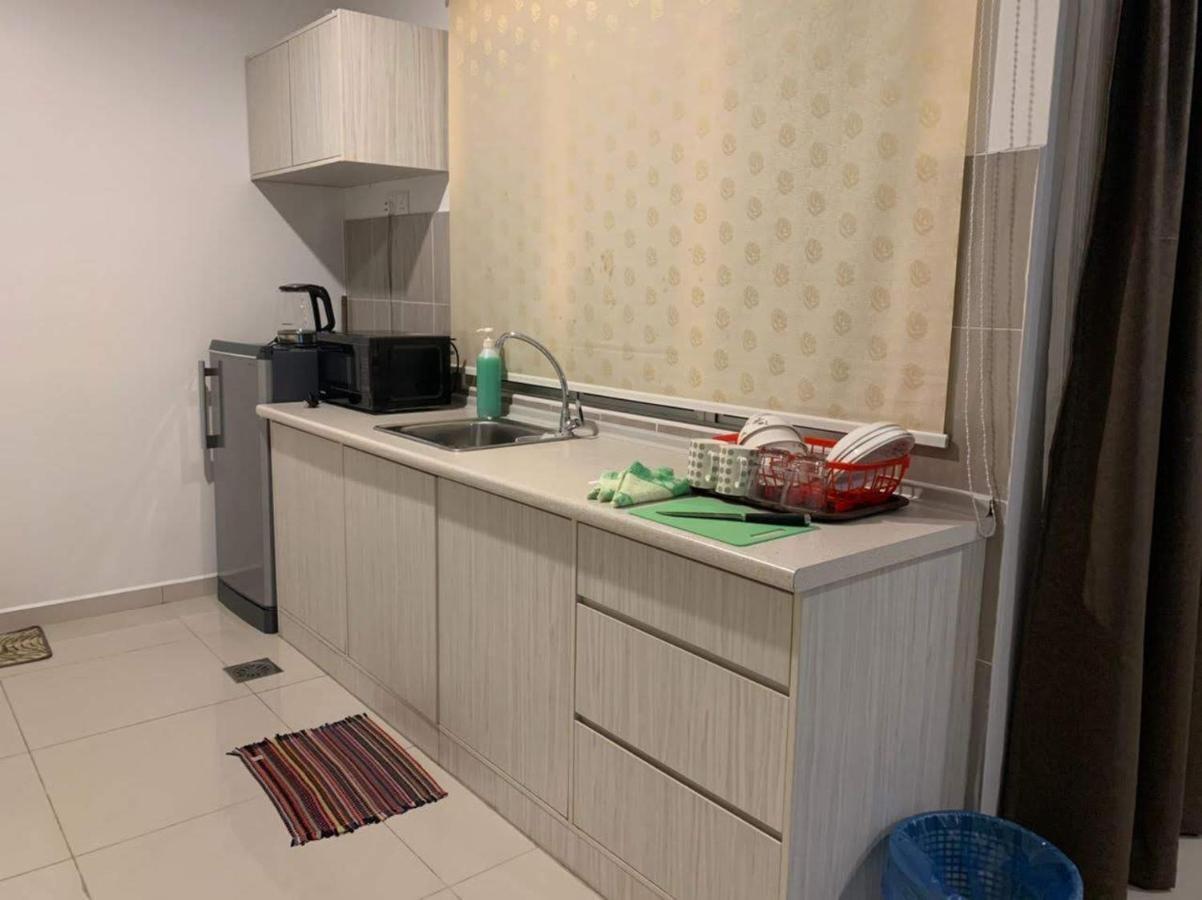 Glossy Marina Homestays Lumut Extérieur photo