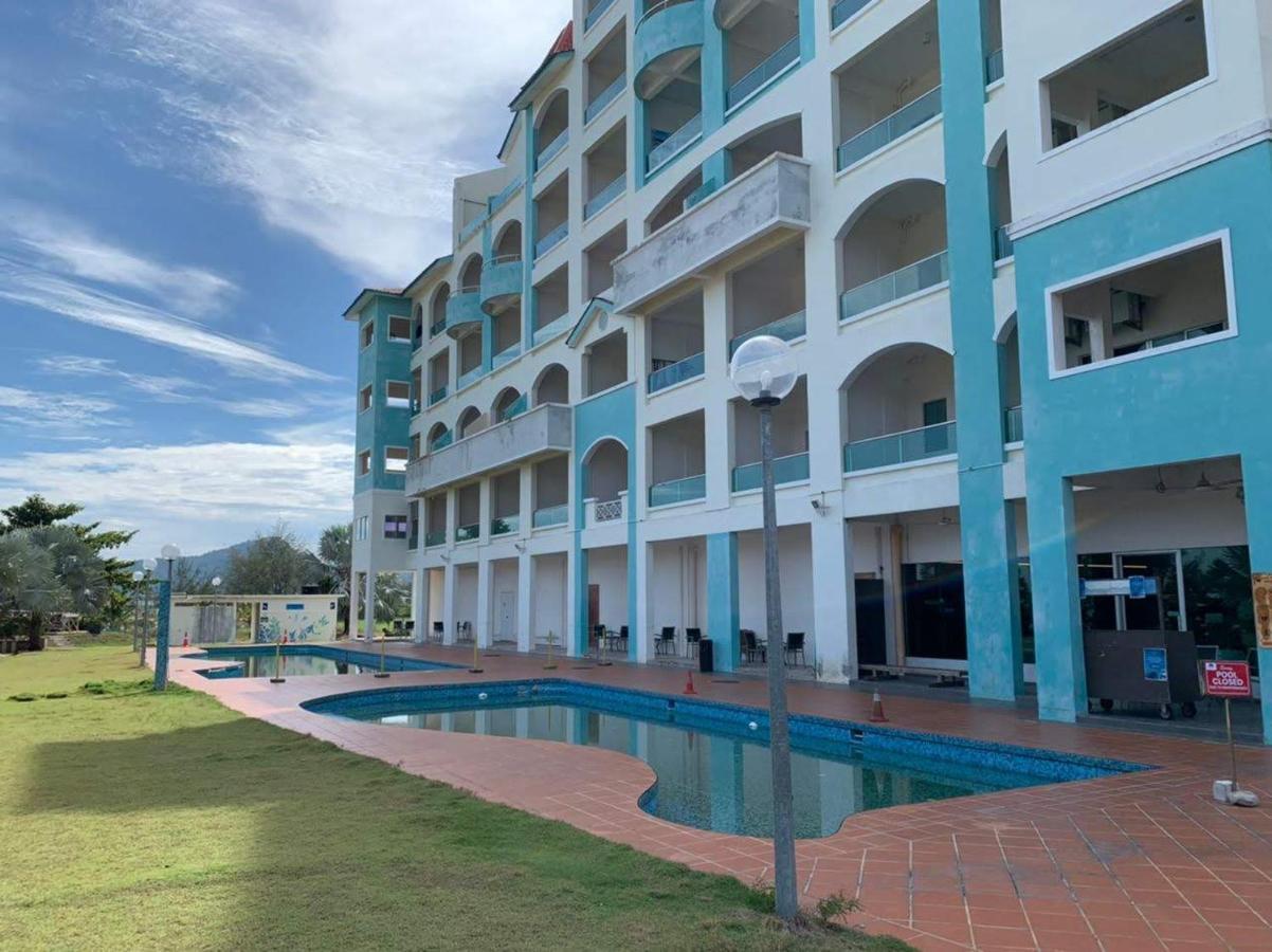 Glossy Marina Homestays Lumut Extérieur photo