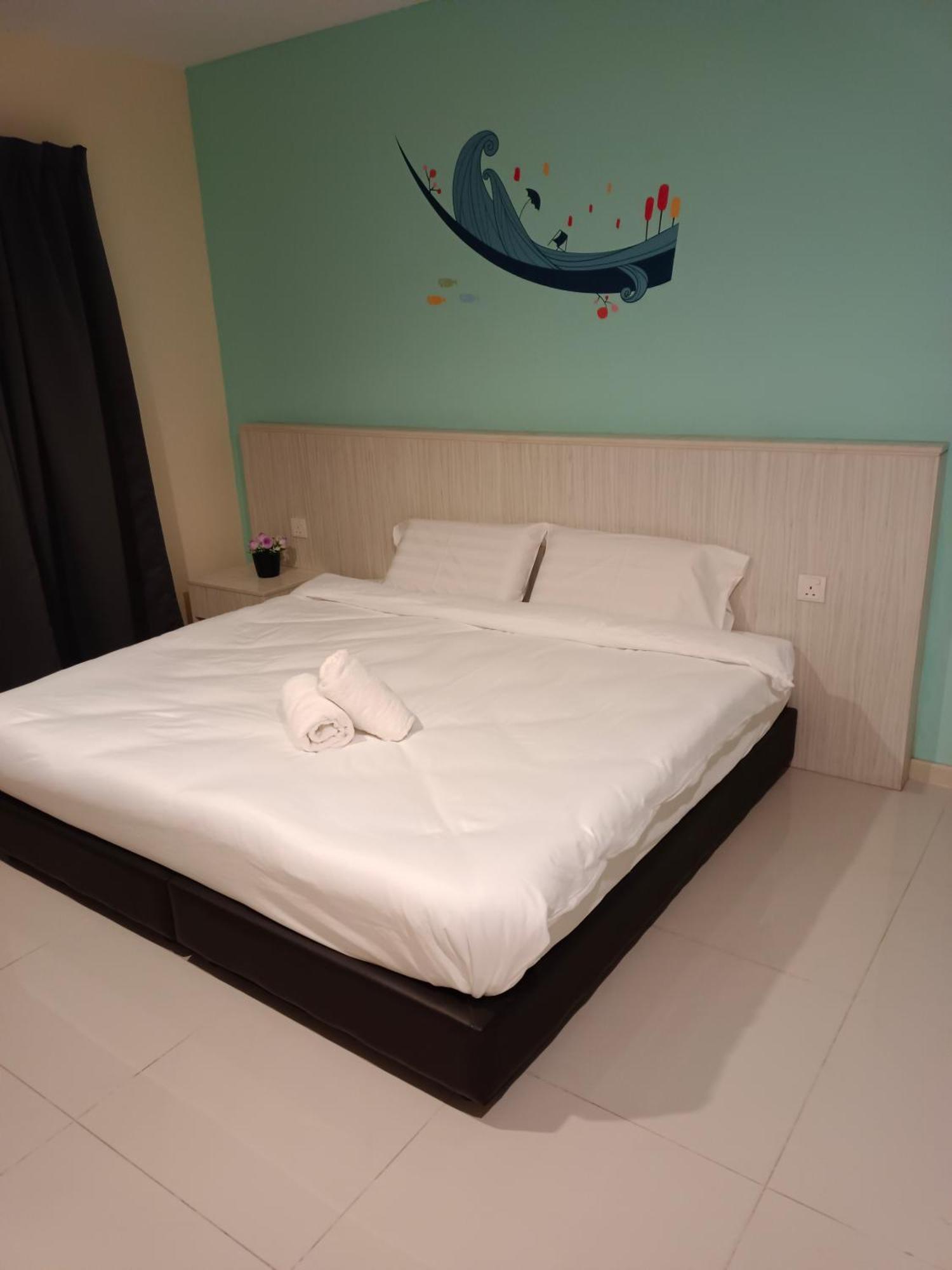 Glossy Marina Homestays Lumut Chambre photo