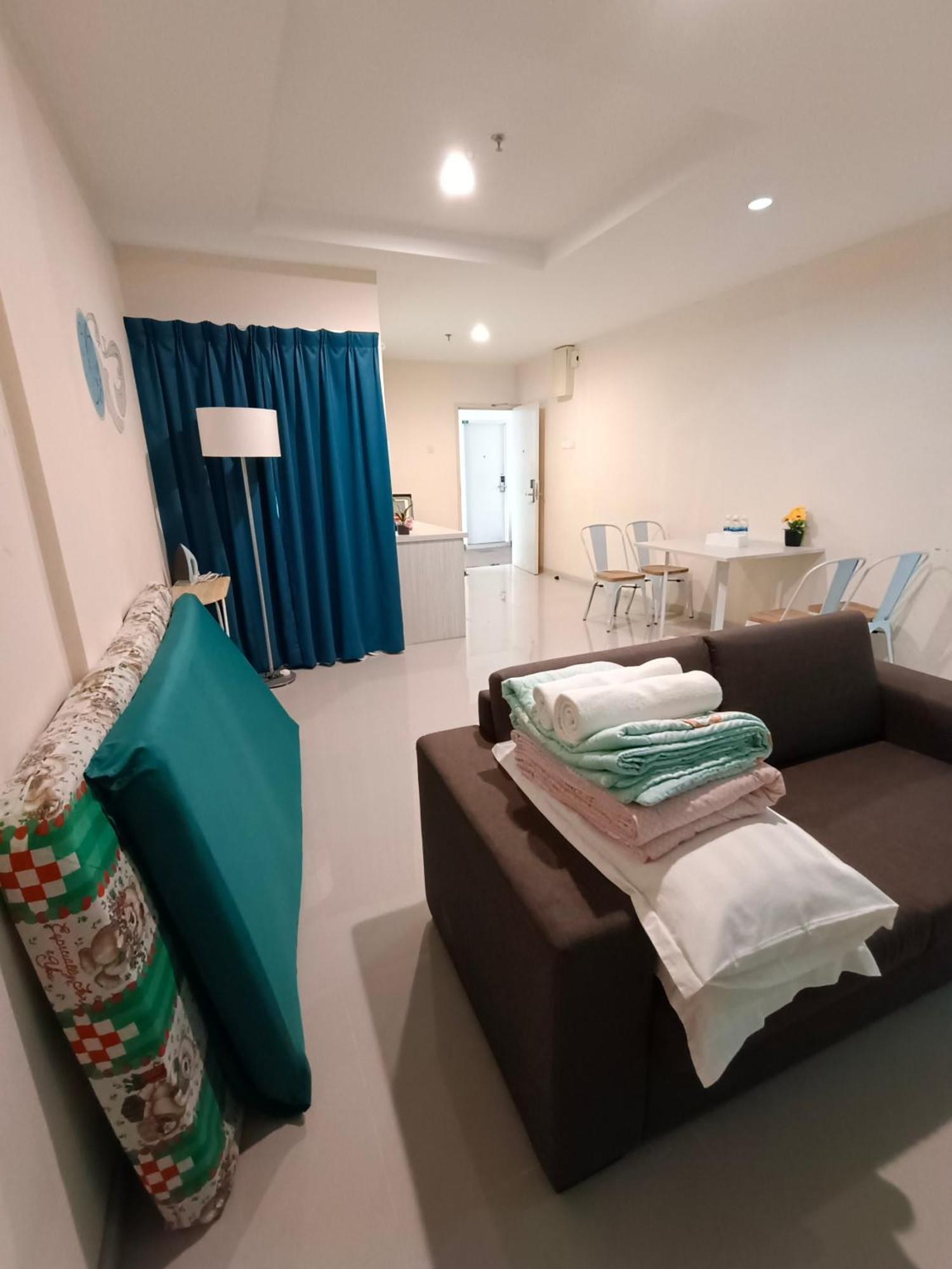 Glossy Marina Homestays Lumut Chambre photo