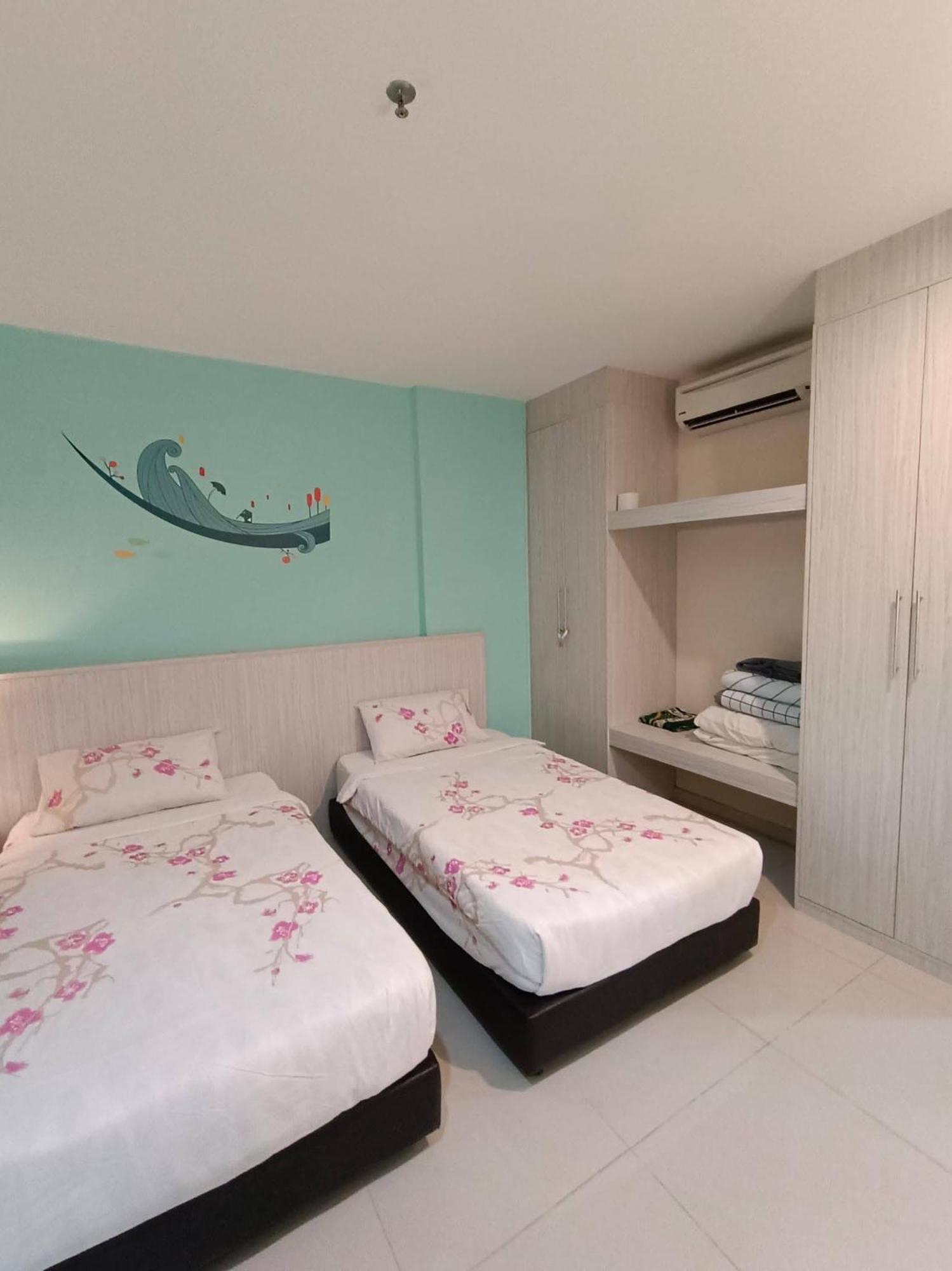 Glossy Marina Homestays Lumut Extérieur photo